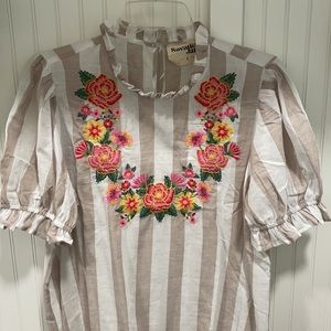 New (no tags) Savannah Jane short sleeve stripe top w/embroidered front. Large.